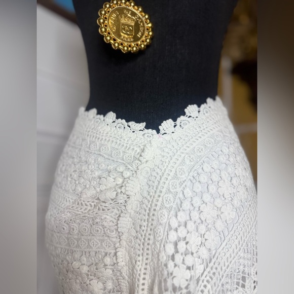 JUST BEE QUEEN
Bali Crochet Mini Skirt - Picture 7 of 17
